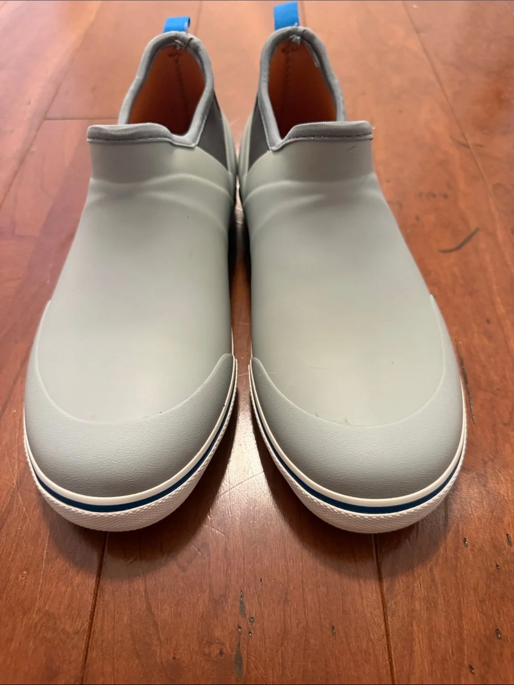 Grundéns Men's Light Gray Boat Shoes with Blue Heel Tab